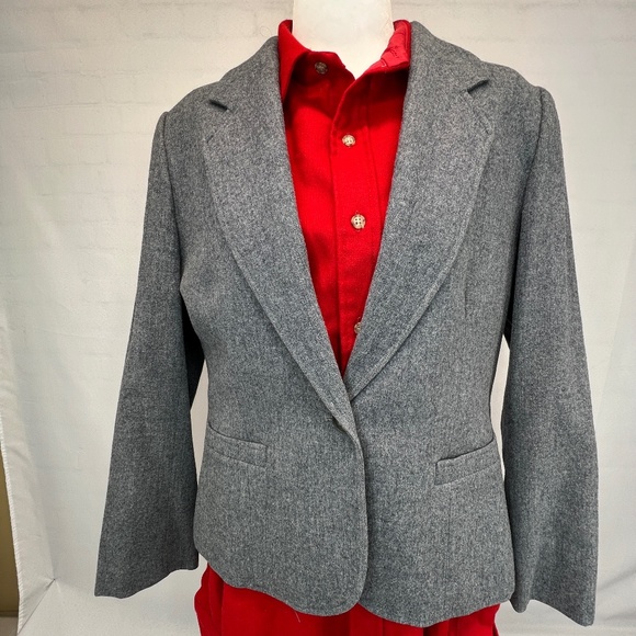 Excellent Condition Pendleton Gray Wool Blazer Size: 14 - Picture 3 of 15